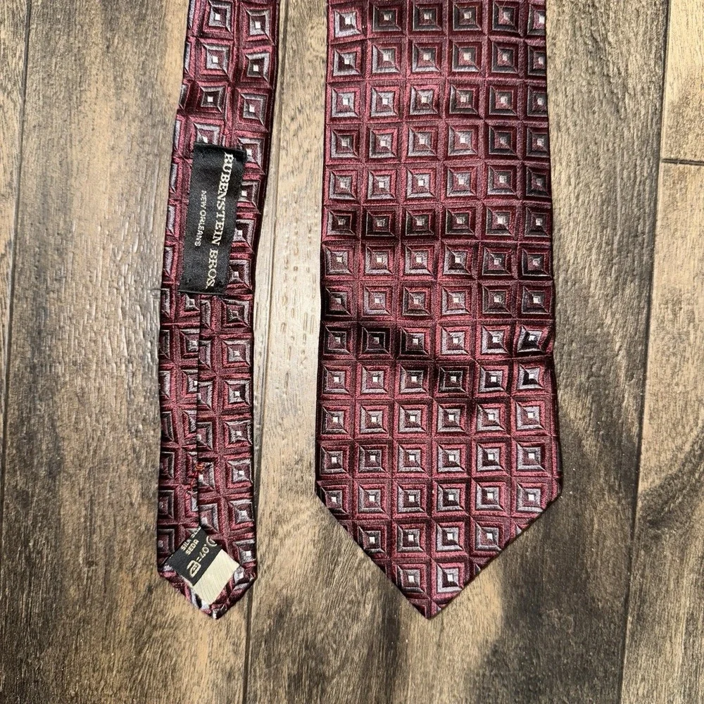Ermenegildo Zegna Men's 100% Silk Tie Geometric Pattern Red &‎ Grey Neck Tie